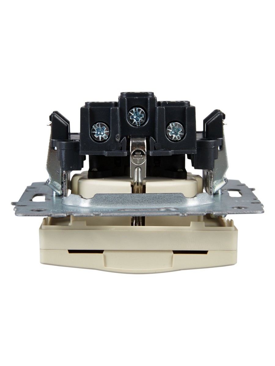 IEK Brite Бежевый Розетка IEK BRITE с/з с шторками и крышкой 16А IP20 РСбш10-3-БрКр бежевый BR-R16-16-K10