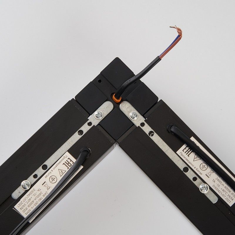 Линейные светодиодные светильники Светильник светодиодный Feron AL4020 линейный 18W 4000K черный 48215 