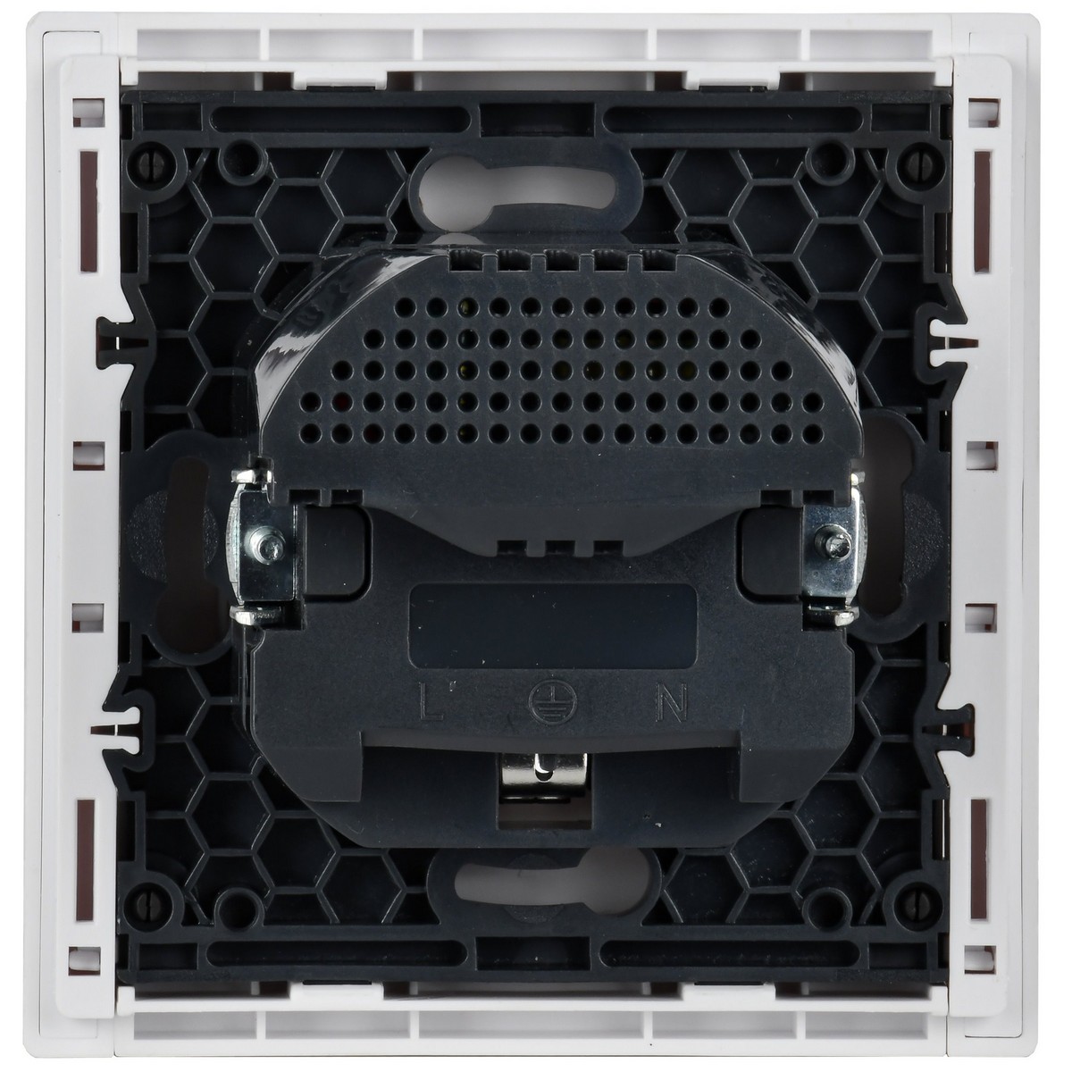 IEK FORTE&PIANO Белый Розетка IEK FORTE&PIANO Белый с/з со шт винтовое крепление 16А USB A+C 18Вт FP247