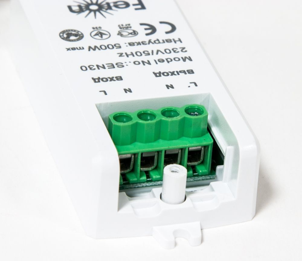 Датчики движения, освещенности и открытия Датчик движения Feron SEN30/ST122 500W IP20 с кабелем 1,5м черный включение взмахом 22068 