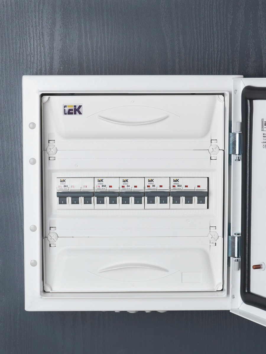 Автоматический выключатель IEK ARMAT M10N 2P C 4А AR-M10N-2-C004