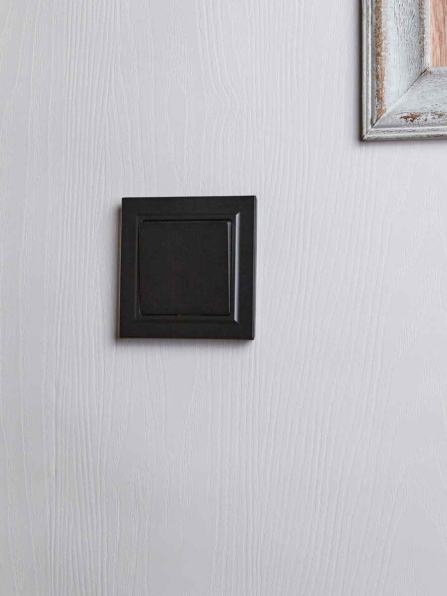 IEK Brite Черный Выключатель IEK BRITE Черный 1-кл. 10А в сборе ВСР10-1-0-БрЧ BR-V10-0-10-K02-F