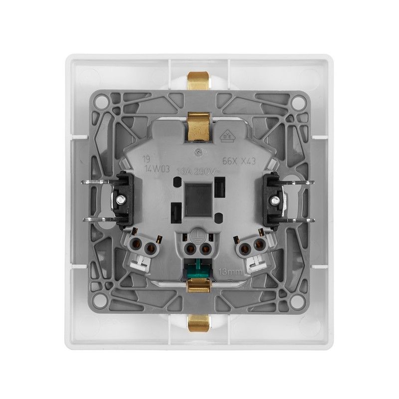 Legrand Etika Белый Розетка Legrand Etika белый 2-я с/з со шторками, авт. клем. 672233