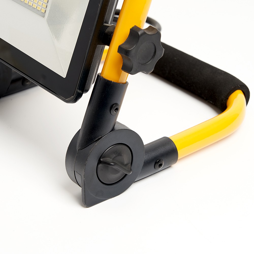 Прожекторы светодиодные Светодиодный прожектор Feron LL-513 переносной 50W 6400K IP65 29747 