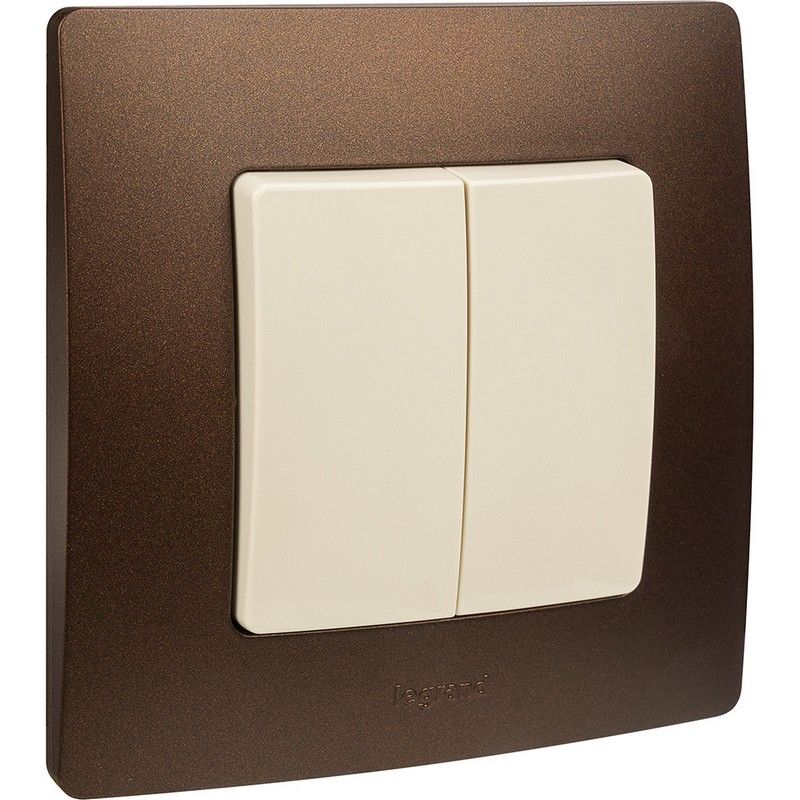 Legrand Etika Слоновая кость Выключатель Legrand Etika слоновая кость 2-х клавишный, 10А, винт. клем. 672302