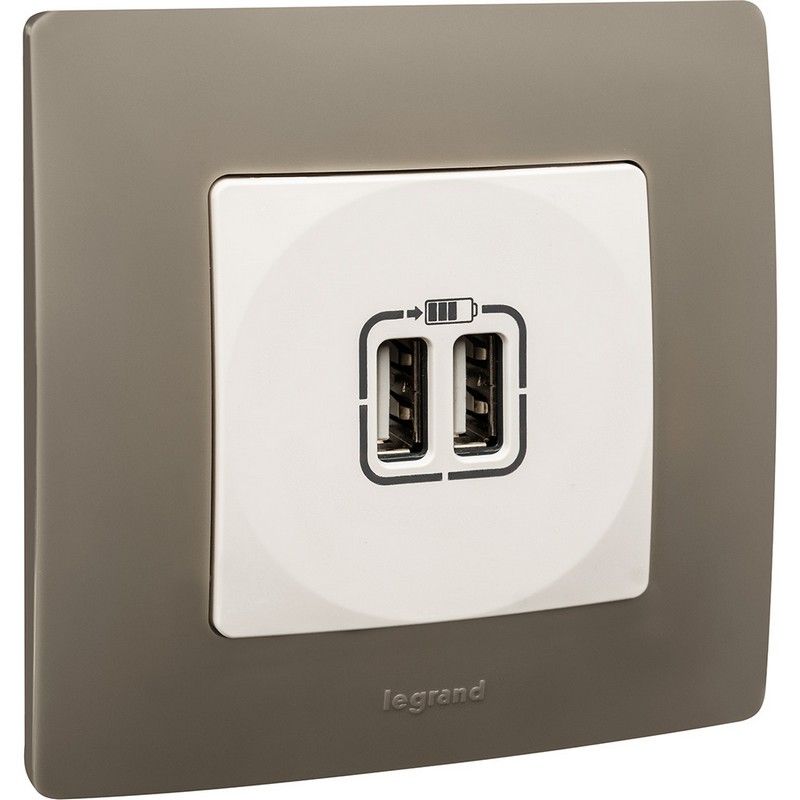 Legrand Etika Белый Розетка USB Legrand Etika белый 2-ая 240В/5В 2400мА 672294