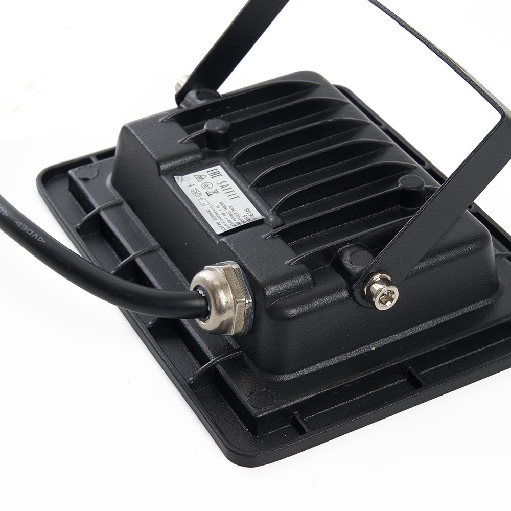 Светодиодный прожектор Saffit SFL90-30 30W Черный 6400K 55065
