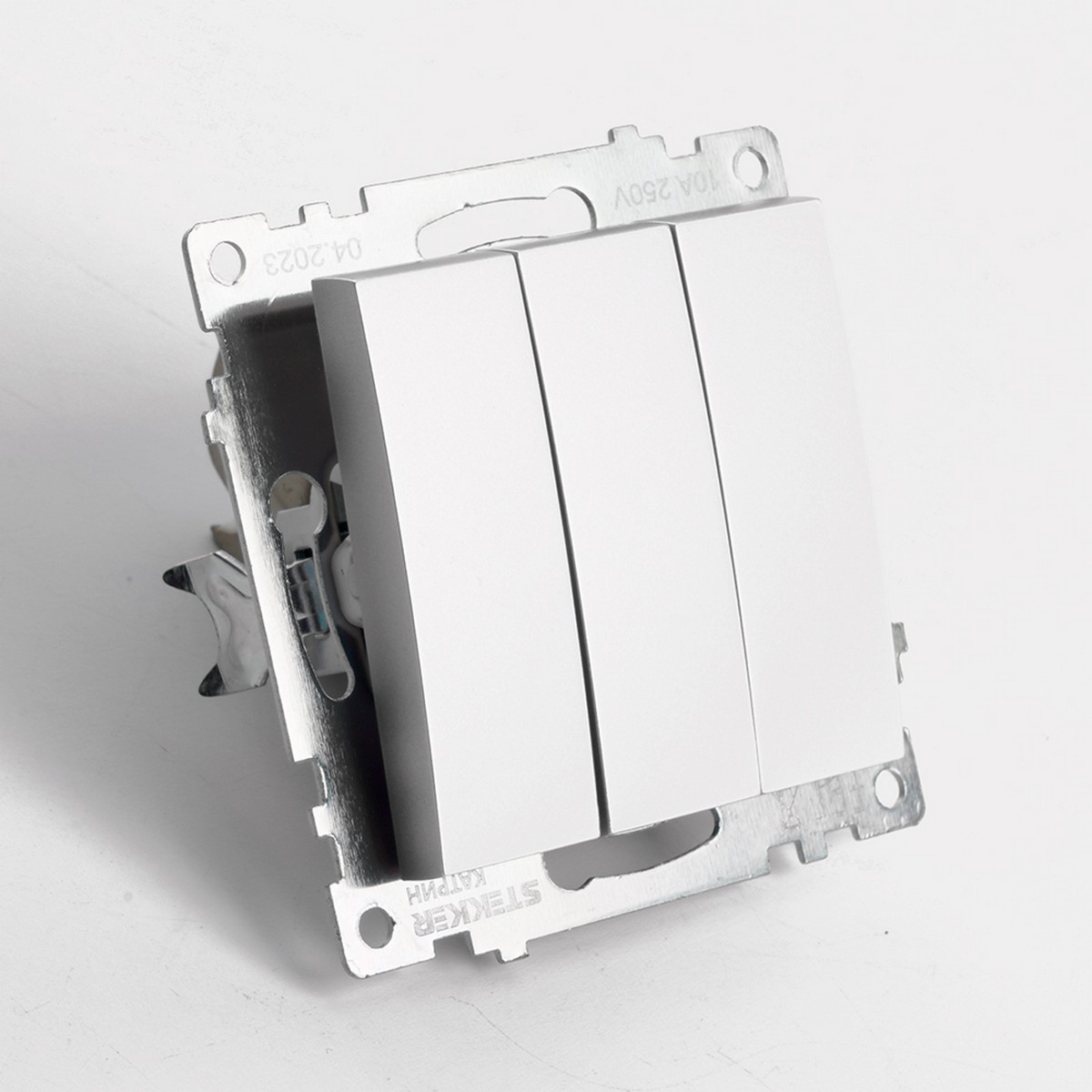 Катрин - Розетки и выключатели Stekker Выключатель 3-клавишный STEKKER GLS10-7108-03 250V 10А Катрин серебро 49173