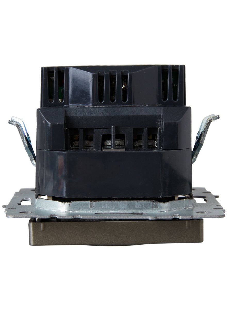 IEK Brite Шампань Розетка IEK BRITE с с/з и шторками 16А с USB A+A 2,1А РЮш10-1-БрШ шампань BR-R14-16-U21-D21-K37