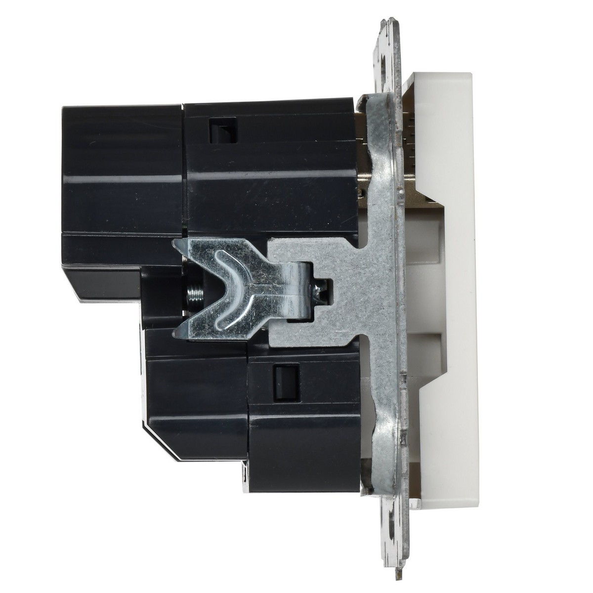 IEK Brite Белый Розетка IEK BRITE с с/з и шторками 16А с USB A+C 18Вт РЮш11-1-БрБ белый BR-R14-16-U22-018-K01