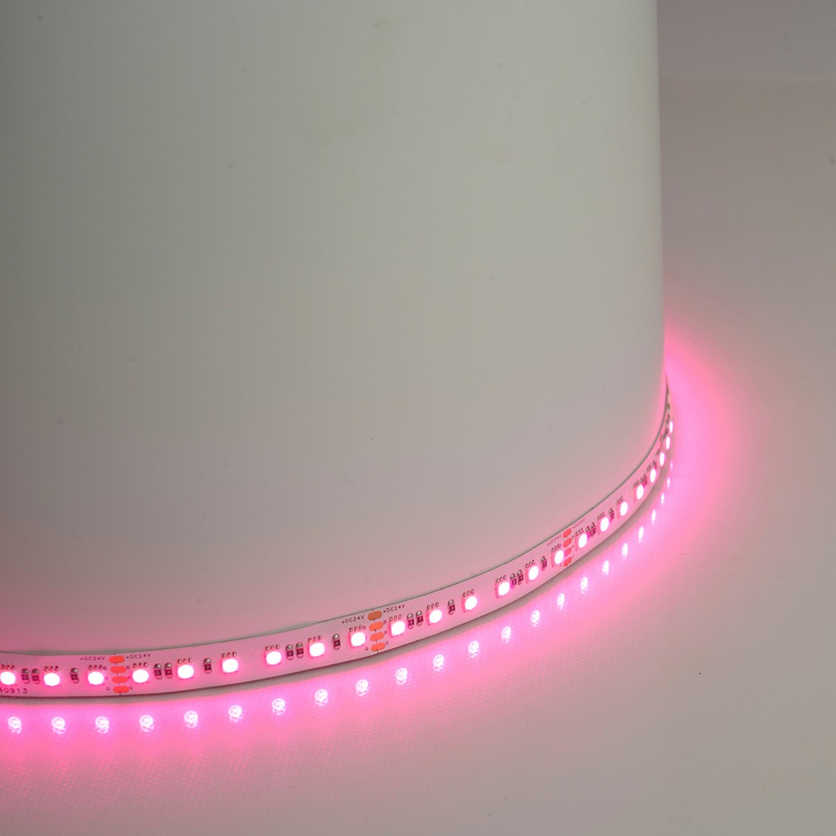 Светодиодная лента RGB Лента светодиодная Feron LS501 120SMD(5050)/м 11Вт/м 24V IP20 RGB 5 метров 51823 