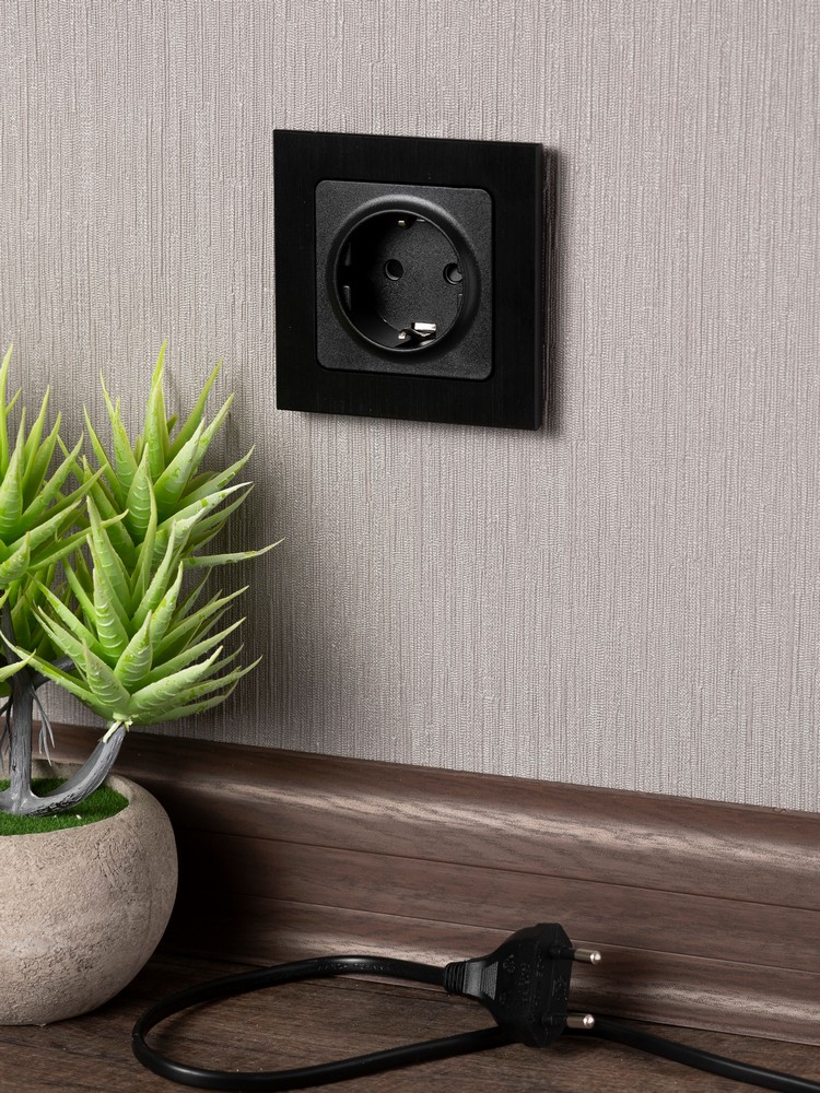 EKF Стокгольм черный Розетка с/з EKF PROxima Стокгольм Черный о шторками 16А EZR16-028-10