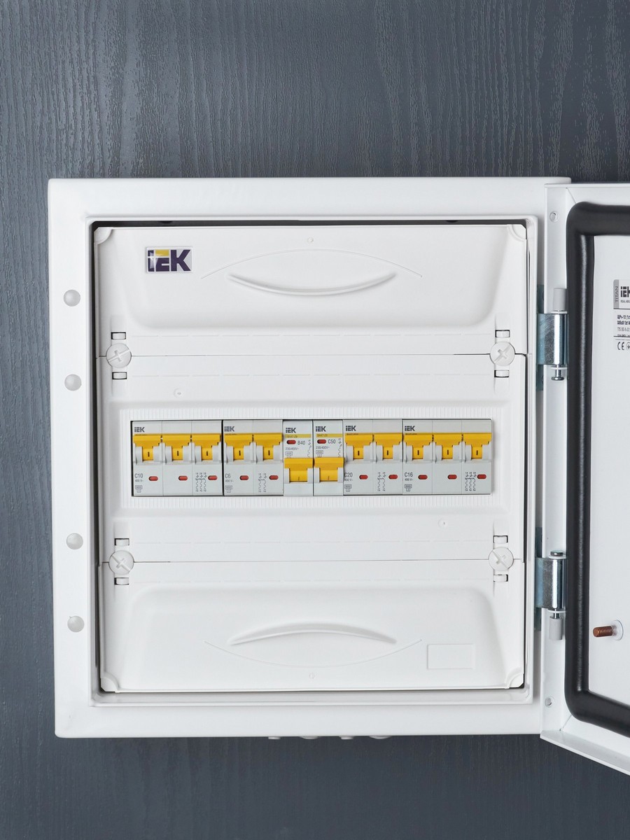 1 полюсные (однополюсные) Автоматический выключатель IEK KARAT ВА47-29 1Р 40А 4,5кА х-ка В MVA20-1-040-B 