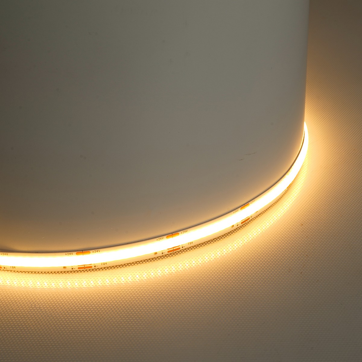 Светодиодная COB лента Feron LS530 320SMD(2110)/м 10Вт/м 24V 4000К IP20 51976