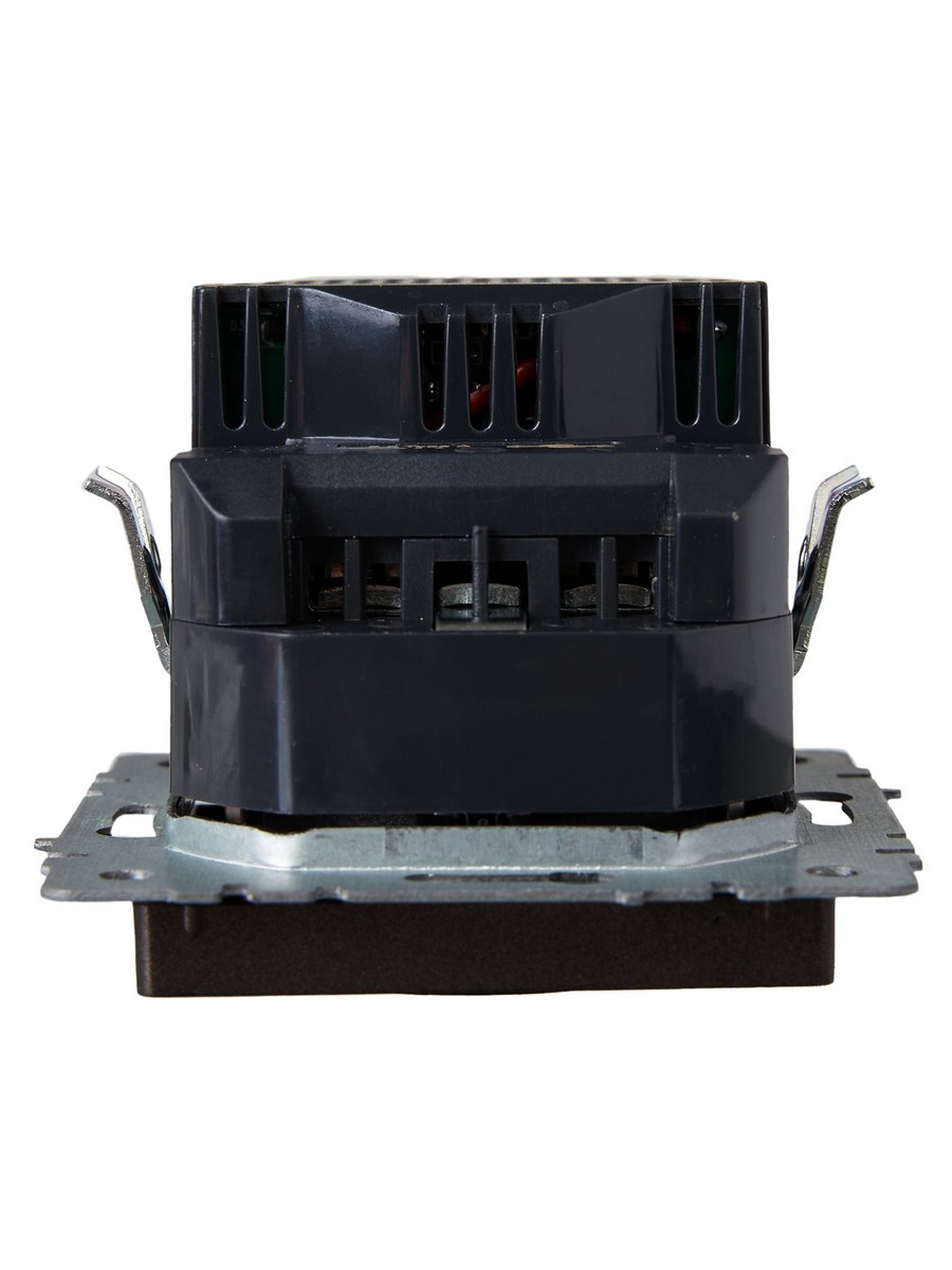 IEK Brite Бронза Розетка IEK BRITE с с/з и шторками 16А с USB A+A 2,1А РЮш10-1-БрТБ бронза BR-R14-16-U21-D21-K45