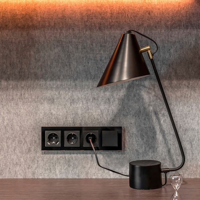 Рамки Werkel Favorit Рамка Werkel Favorit на 4 поста черный) W0041108