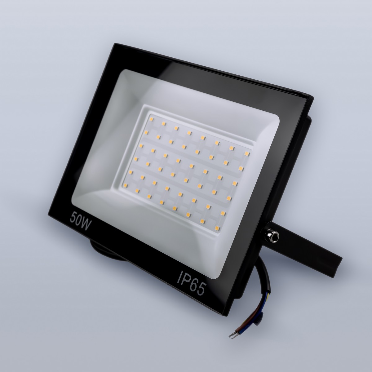 Прожекторы светодиодные Светодиодный прожектор ELEGANZ тонкий LUX 50W теплый 3000К 220V 1208 