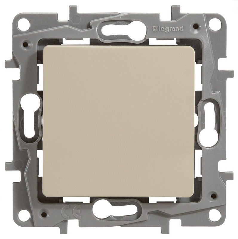 Legrand Etika Слоновая кость Переключатель, Legrand Etika слоновая кость 10А, винт. клем. 672305