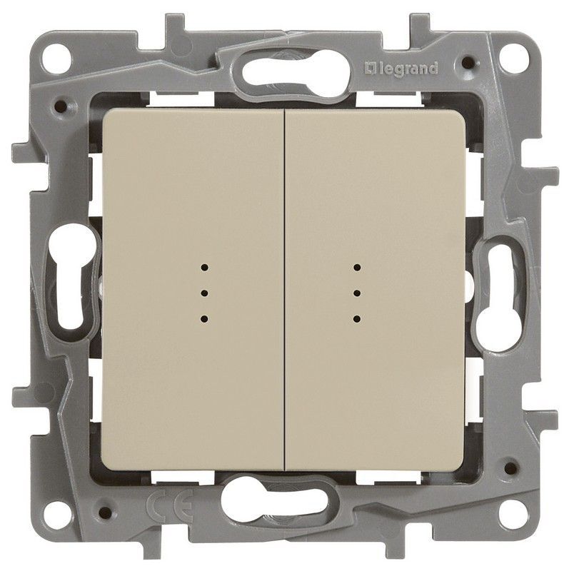 Legrand Etika Слоновая кость Переключатель Legrand Etika слоновая кость 2-клавишный с подсветкой, 10А, авт. клем 672316