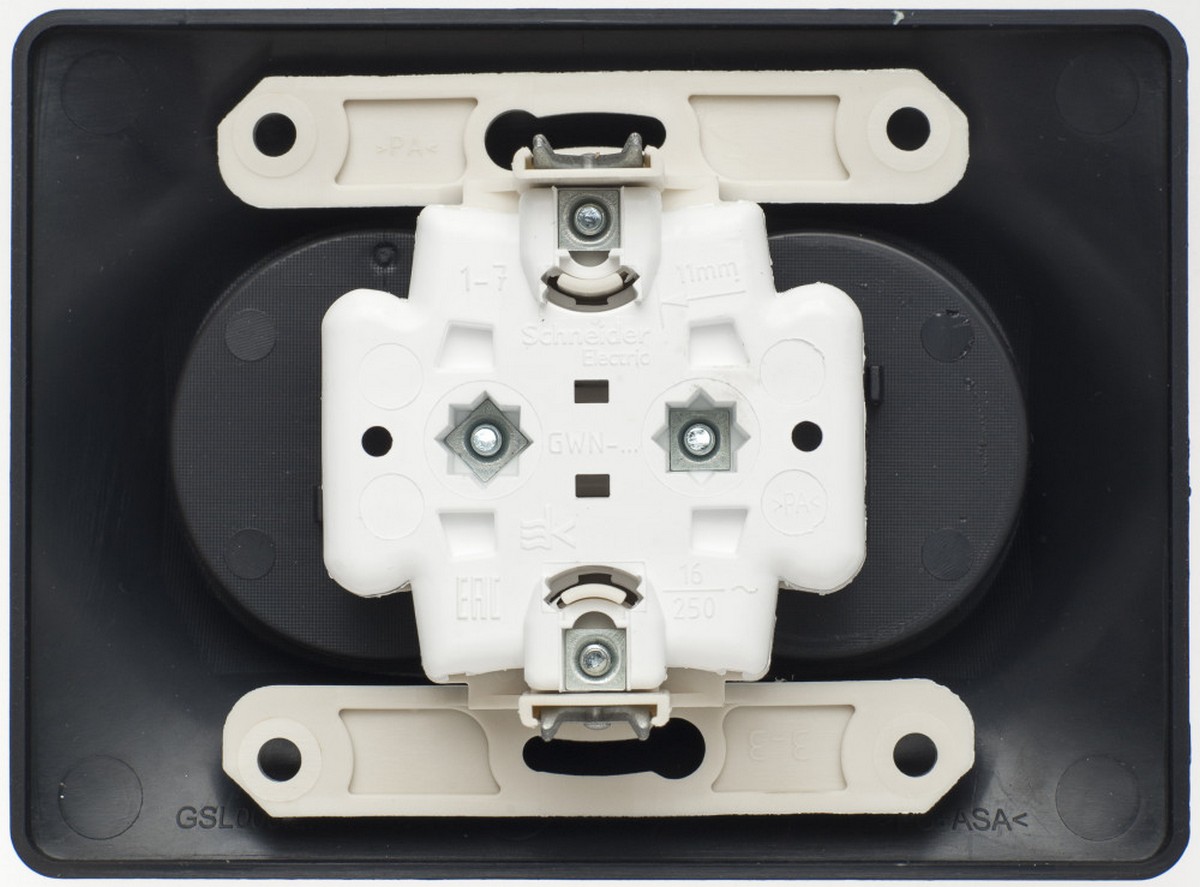 Glossa Шоколад Розетка Systeme Electric Glossa Шоколад двойная без заземления,16А, в сборе GSL000820