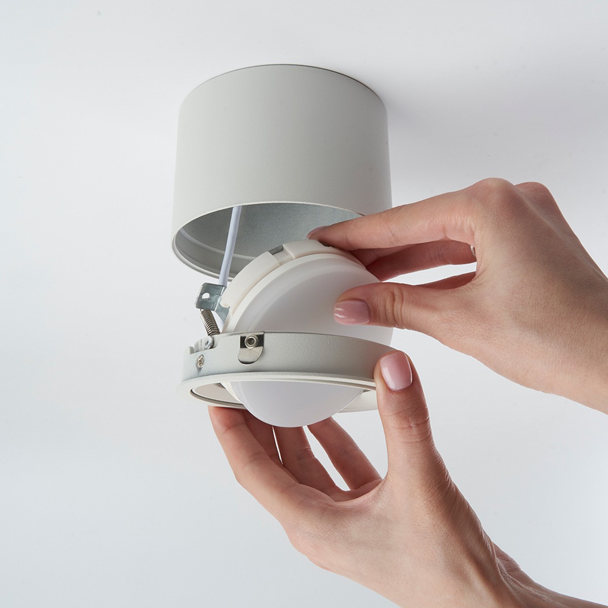 Светильники споты светодиодные Светильник спот Feron HL361 12W GX53 белый 41994 