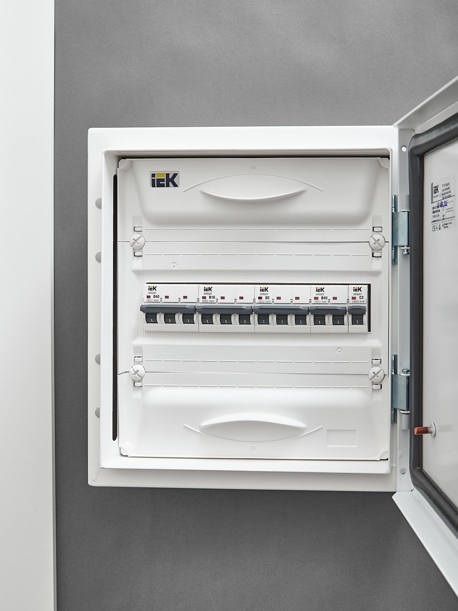 Автоматический выключатель IEK ARMAT M06N 3P B 16А AR-M06N-3-B016
