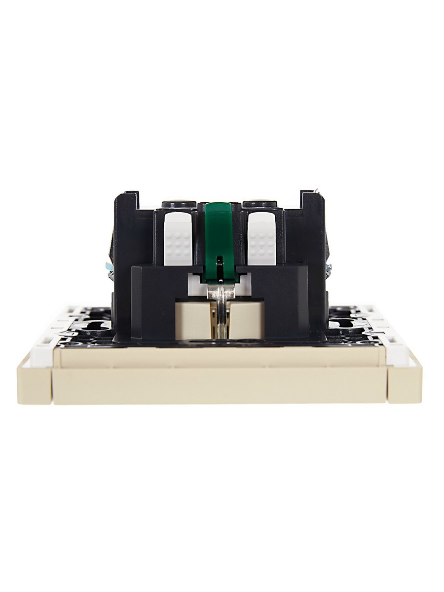 Розетка IEK FORTE&PIANO Ваниль с/з со шт безвинтовое крепление 16А FP413