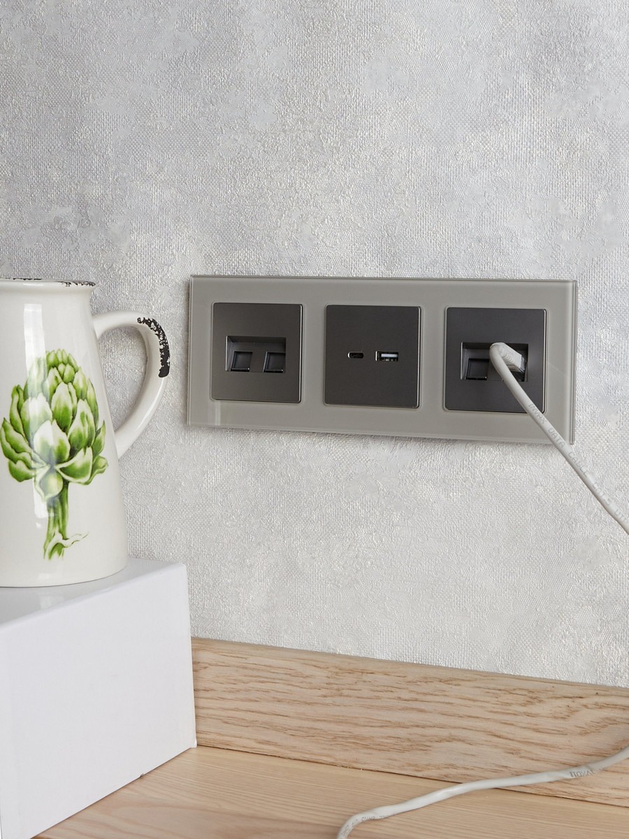 IEK Brite Сталь Розетка IEK BRITE двойная RJ11+RJ45 кат.5E РК/Т12-БрС сталь BR-KT20-O-1-K46