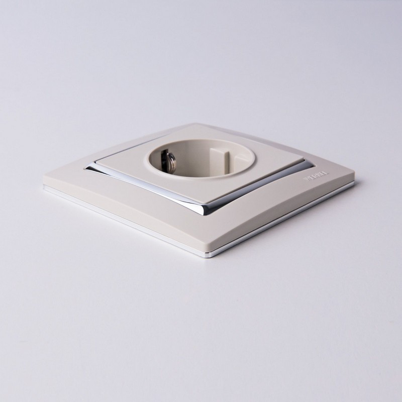 Рамки Werkel Snabb Рамка Werkel Snabb на 1 пост (слоновая кость/хром) W0011903