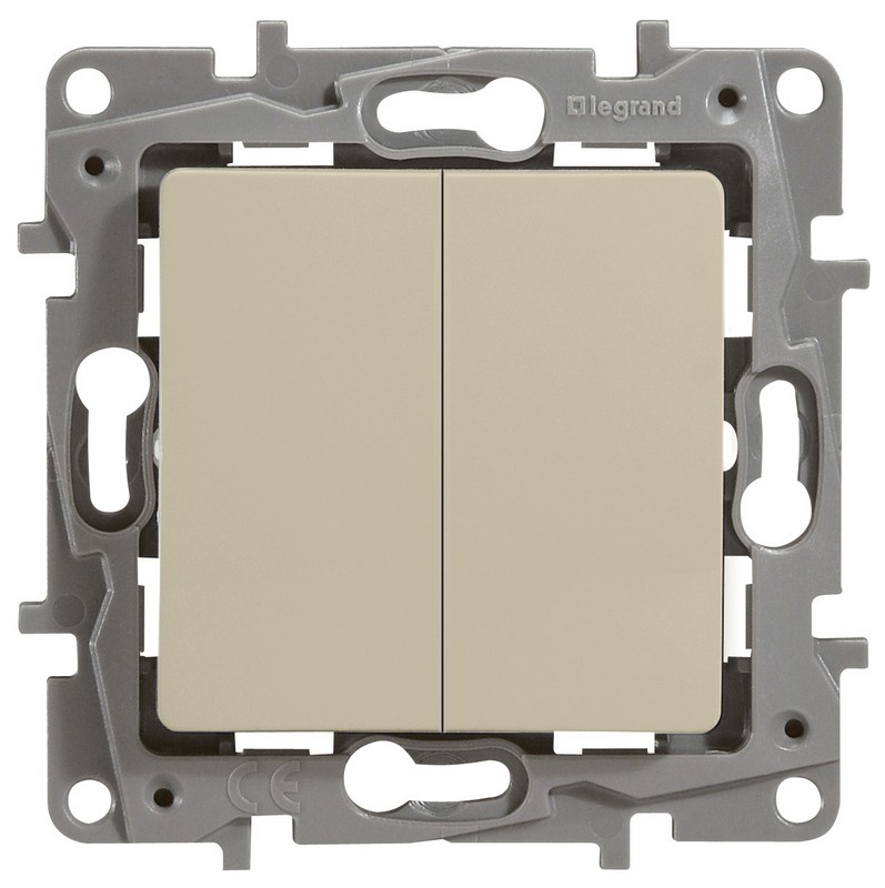 Выключатель Legrand Etika слоновая кость 2-х клавишный, 10А, винт. клем. 672302