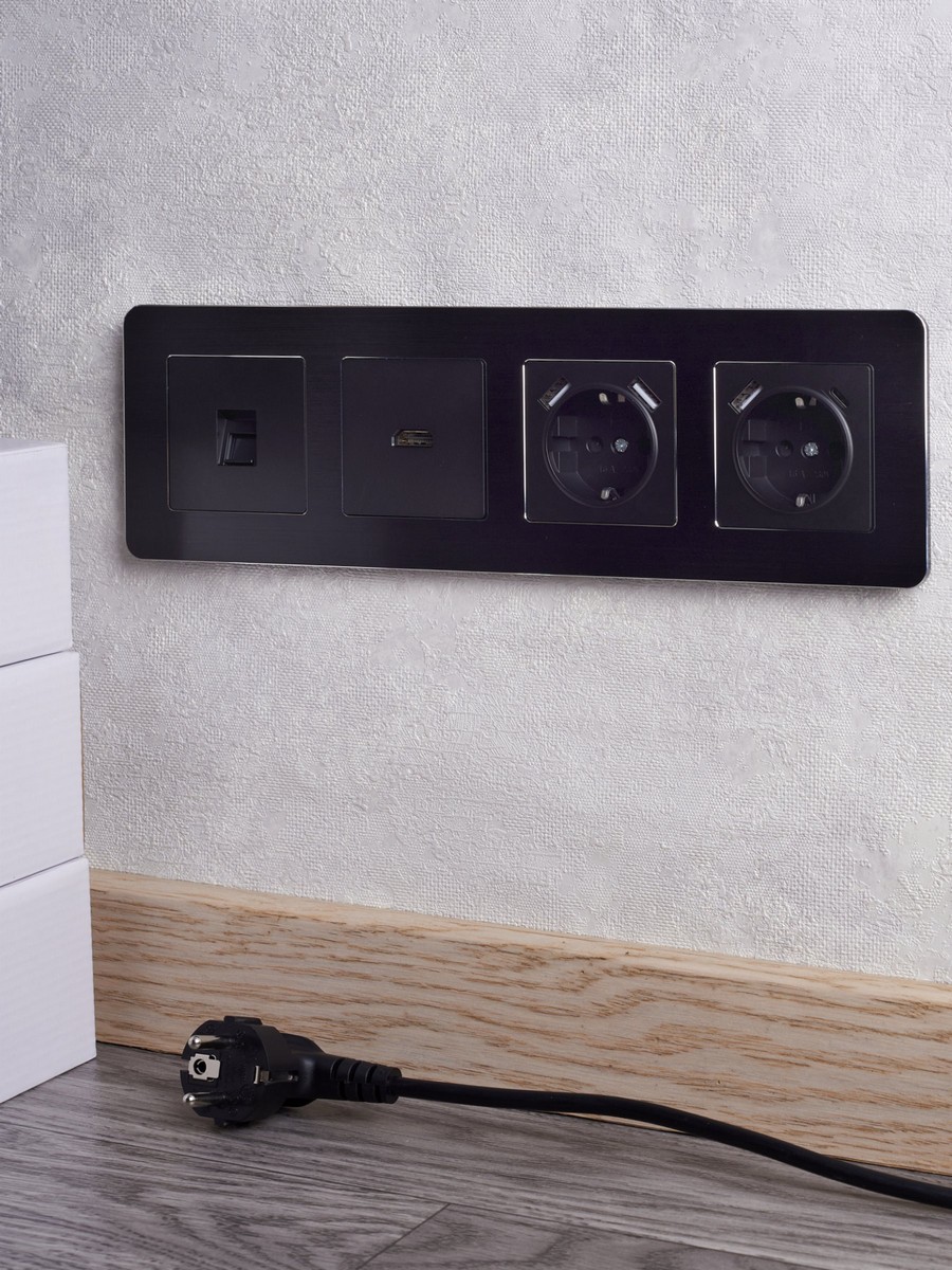 IEK Brite Черный Розетка IEK BRITE HDMI РHDMI-0-БрЧ черный BR-H10-K02