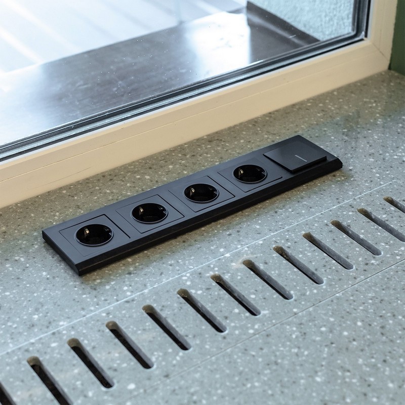 Werkel Черный матовый механизмы Розетка с заземлением Werkel и шторками черный матовый W1171108