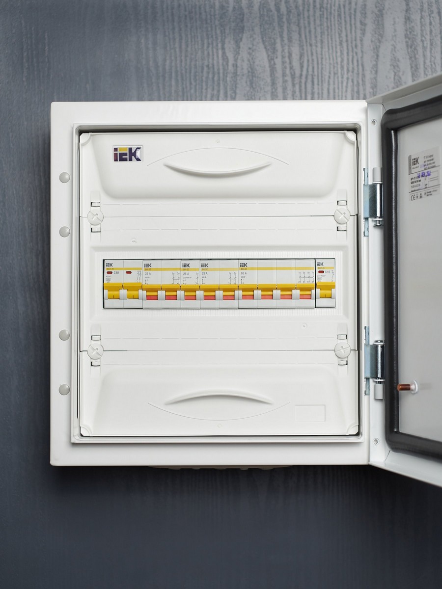 Выключатель нагрузки IEK KARAT (мини-рубильник) ВН-32 1Р 25А MNV10-1-025