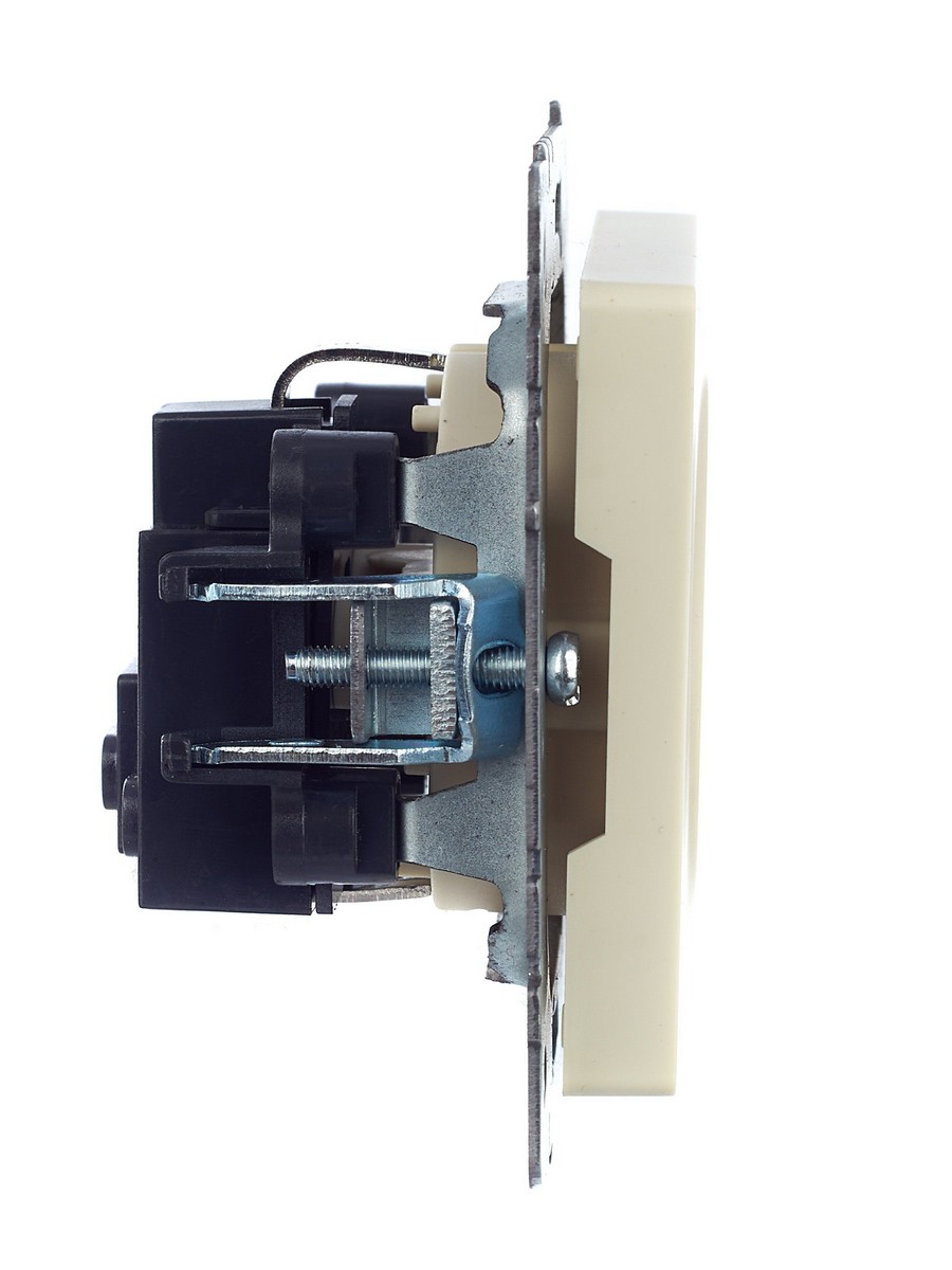 Розетка IEK BRITE с/з без шторок 16А РС11-1-0-БрКр бежевый BR-R11-16-K10