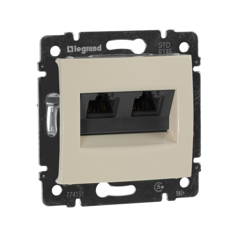 Розетка компьютерная RJ45 Legrand Valena Крем 2-ая 5 кат.крепление винт с лапками 774131