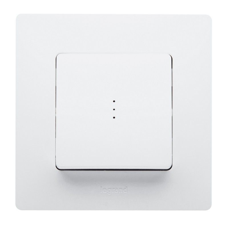Legrand Etika Белый Переключатель Legrand Etika белый 1-клавишный с подсветкой, 10А, авт. клем 672215