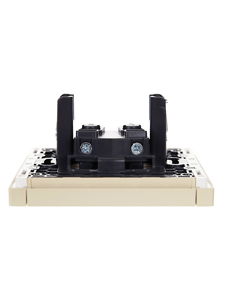 IEK FORTE&PIANO Ваниль Розетка IEK FORTE&PIANO Ваниль б/з винтовое крепление 10А FP418