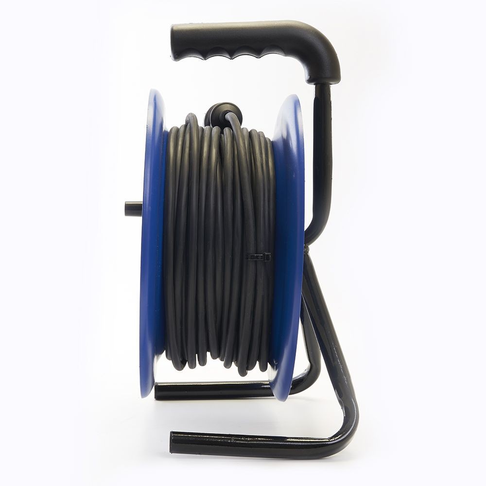 Колодки и удлинители, тройники Удлинитель на металлической катушке с/з 4-м Stekker PRF02-41-30 30м 3*25 серия Professional 39296 