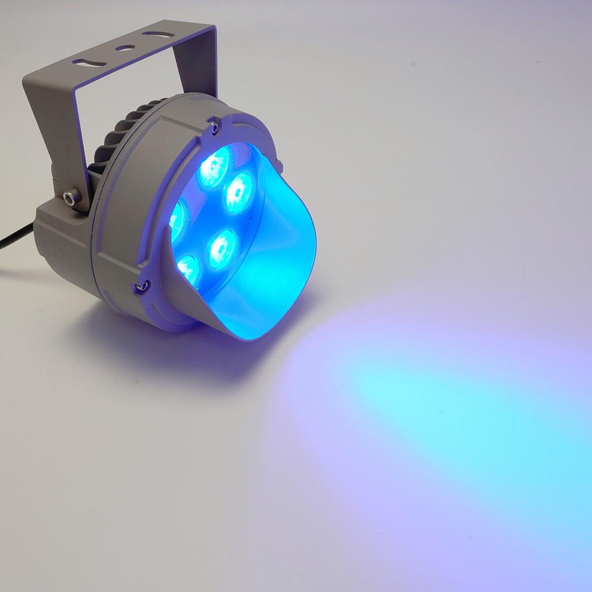 Светодиодные ландшафтные светильники Светодиодный светильник Feron ландшафтно-архитектурный LL-700 10W синий IP65 51783 