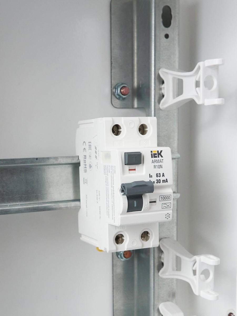 IEK ВДТ УЗО IEK ARMAT R10N 2P 63А 30мА тип A AR-R10N-2-063A030 