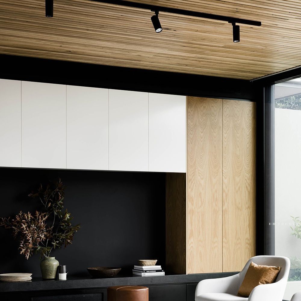 Трековые светодиодные светильники Светильник Feron AL155 трековый однофазный на шинопровод под лампу GU10 черный 32474 