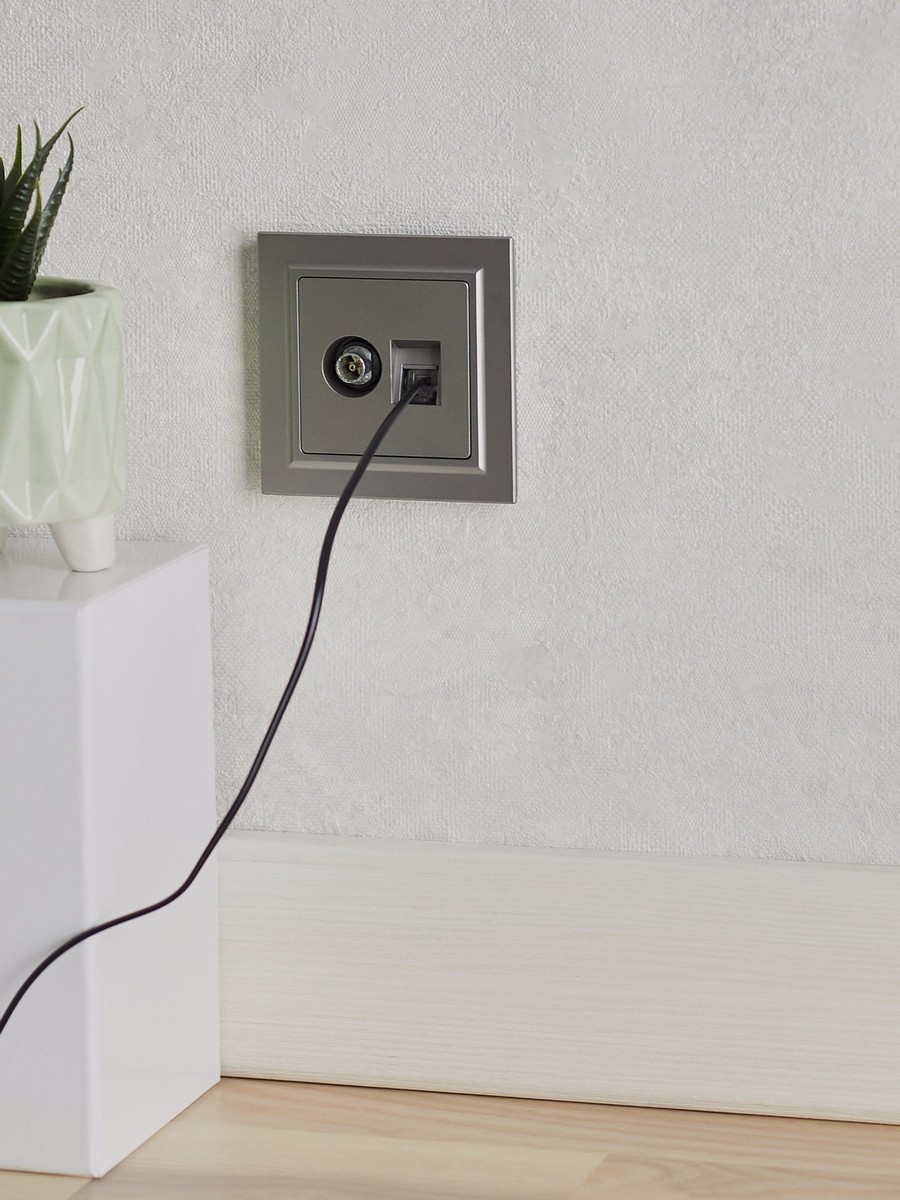 Розетка IEK BRITE двойная TV+RJ45 кат.5E РТВ/РК12-БрС сталь BR-AK20-1-K46