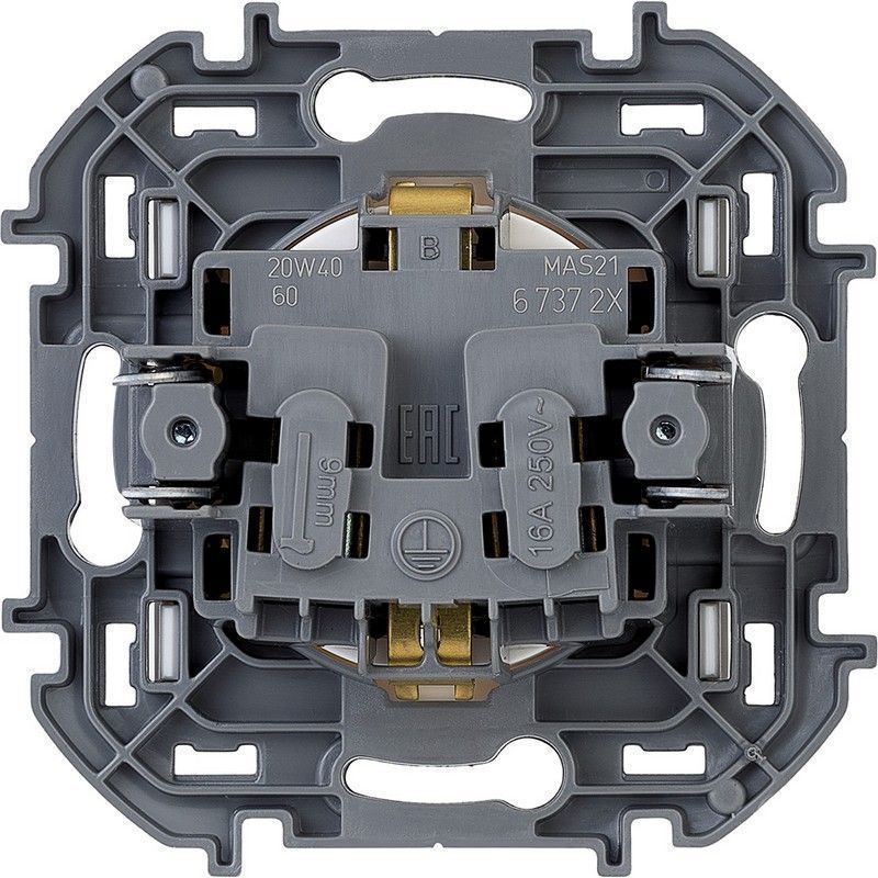 Legrand Inspiria Белый Розетка Legrand INSPIRIA Белый с заземлением 16 А 250 В 673720