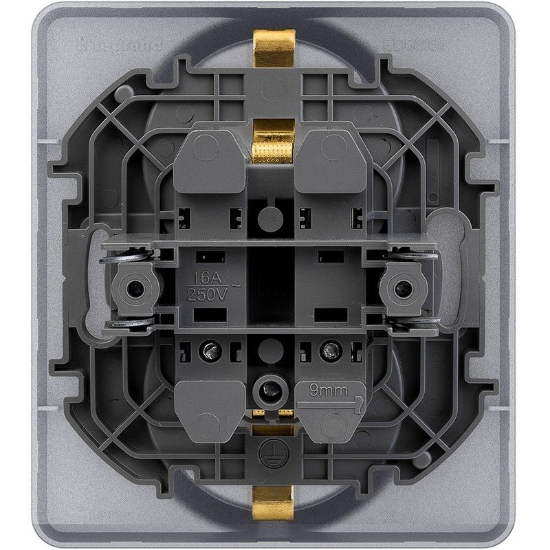 Legrand Inspiria Алюминий Розетка Legrand INSPIRIA Алюминий двойная с заземлением 16 А 250 В 673752