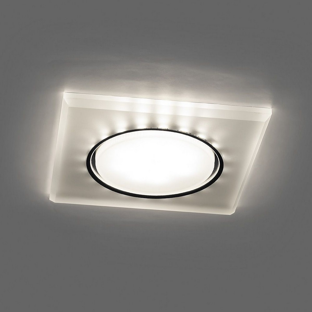 Светильник встраиваемый Feron CD5022 с белой LED подсветкой GX53 белый матовый квадрат 32661