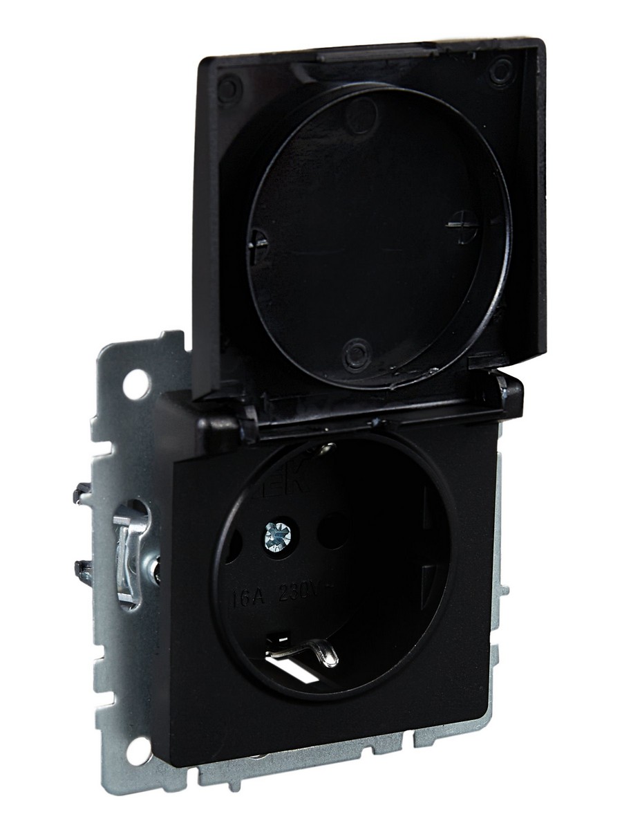 IEK Brite Черный Розетка IEK BRITE с/з с шторками и крышкой 16А IP20 РСбш10-3-БрЧ черный BR-R16-16-K02