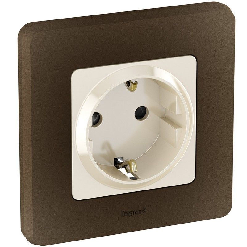 Legrand Inspiria Слоновая кость Розетка Legrand INSPIRIA Слоновая кость с заземлением со шторками 16 А 250 В 673731