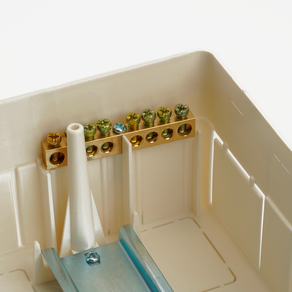 Пластиковые боксы и щиты Stekker Бокс встраиваемый STEKKER EBX50-2/16-20 16 модулей белый пластик серия Standart 49638