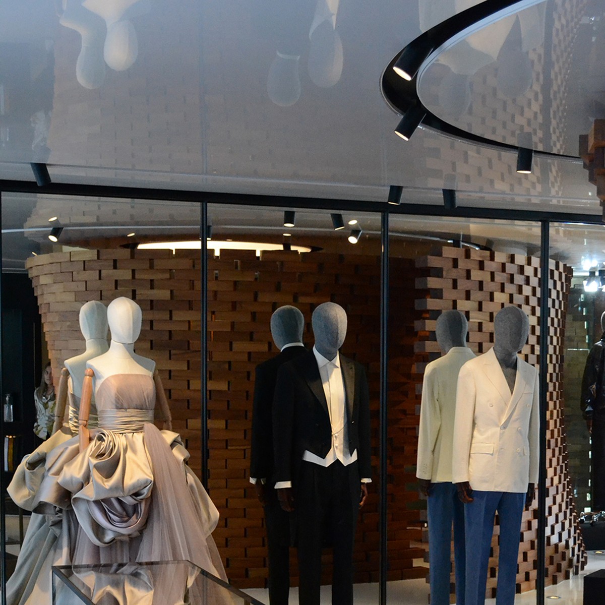 Трековые светодиодные светильники Светодиодный светильник Feron AL103 трековый на шинопровод 30W 2700K 35 гр. черный, 3х фазный MarketBright 51004 