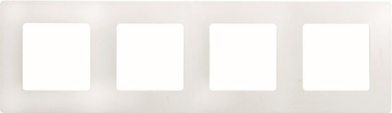 Legrand Etika Белый Рамка Legrand Etika белый 4-ая 672504